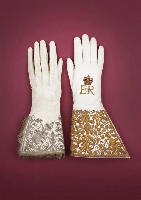 queen elizabeth 1 coronation glove
